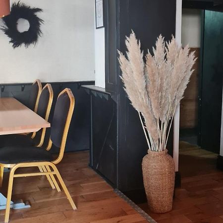 Hotel The Bear On The Square Millom Esterno foto