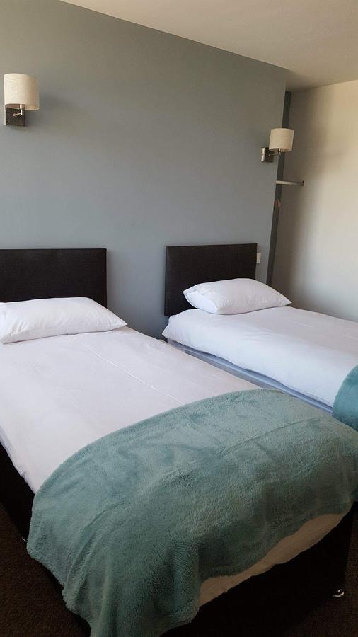 Hotel The Bear On The Square Millom Esterno foto